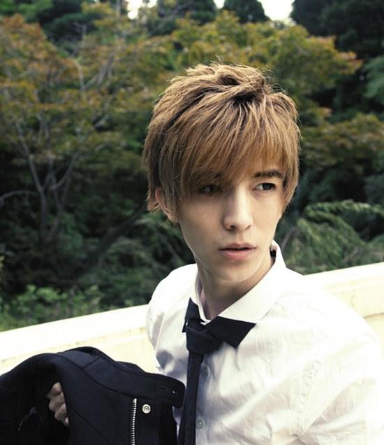 郭敬明:我和韩寒“被娱乐”是时代需要(组图)--中新网