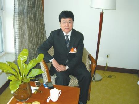 四川广元市长马华:避免城市病成渝应建低碳新城