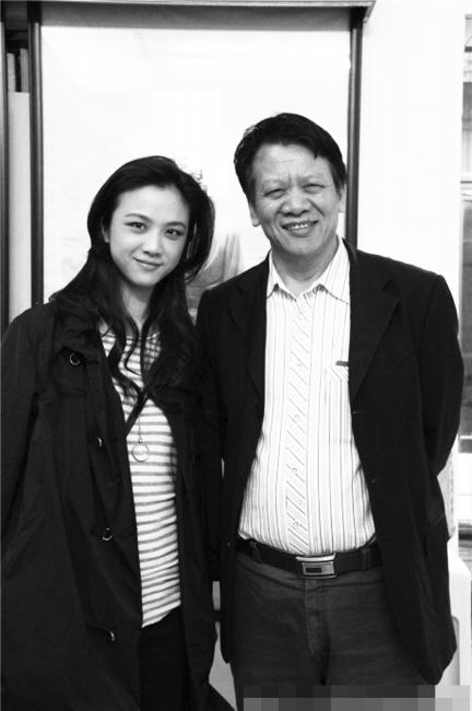 图文:汤唯父亲汤余铭画作卖至上百万_文娱频道