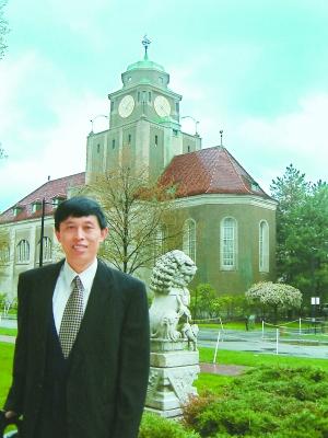 《伤痕》作者卢新华反思人生的答卷:财富如水