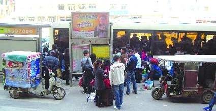 济南长途车站、火车站周边黑摩的揽客屡禁不止