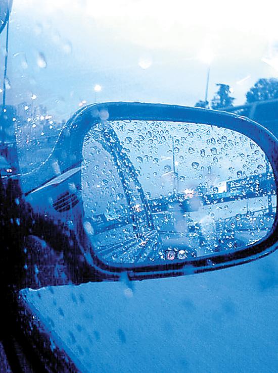 不重蹈去年广州车主覆辙 雨季降至应做好准备