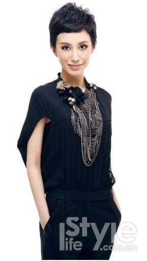 侯角露 富二代 身份:若求上位李成儒不是好人选