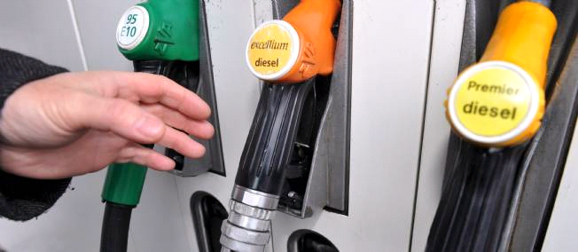 为降低价格 法国政府或将对碳氢燃料征税(图)