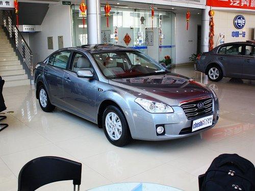 一汽奔腾 奔腾B50 1.6L MT 车辆右侧45度角