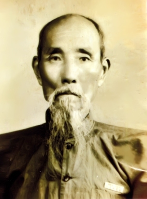 ë��ϯ����ʦ������ë��ͼ�����Դ�40�֣�ͼ����4��