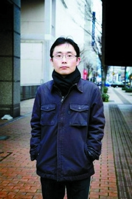 “芥川奖”得主田中慎弥的固执:拒绝电脑和手机