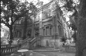 黄奕住的传奇人生:从小剃头匠到大银行家