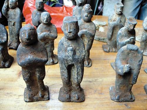 雷州农家挖出公仔 疑为古人出海祭祀物|【长