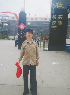 河北66岁农民考生挑战高考 称考不上明年继续