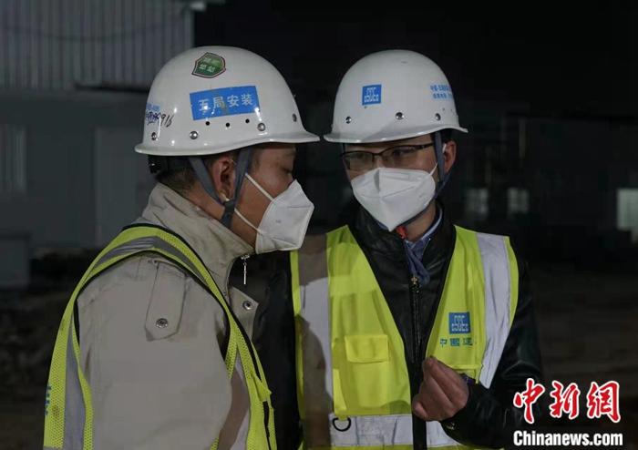 援港建方舱的“港剧迷”:深夜被两岁女儿提醒未祝“生日快乐”