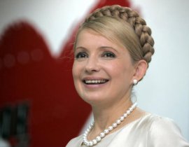 ÿ��ֻ��7�����������־�ԵĽ�ɫ�̷��裬��ƽ��Ů��������Ȼ�����������ٵ����𡰳�ɫ����������֮һ���ڿ���ǰ������Ī��ƾ����Ǹ����档�������ա�ʱ��װ����Ϭ���Դ�Ϊ��Ӯ������ӵ����