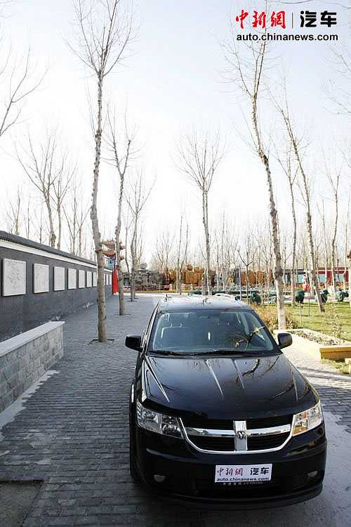 粗犷的公羊 试驾道奇跨界多功能SUV酷威