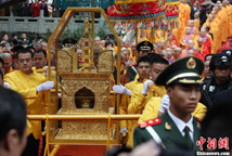 �𶥹��������̸��۰Ĺ���