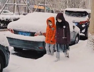 踏雪的小朋友
