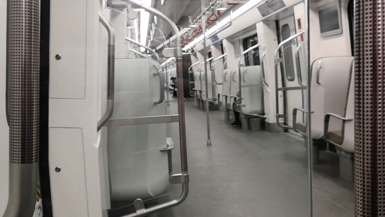 乘坐北京地铁19号线，体验“新，心，欣”，国内高水平～