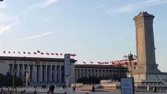 终于来到了天安门广场