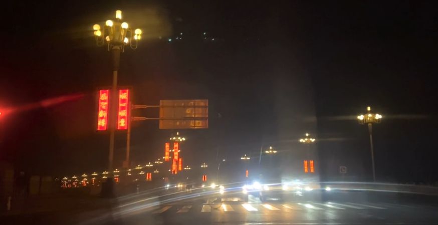 一个人夜行逛北京
