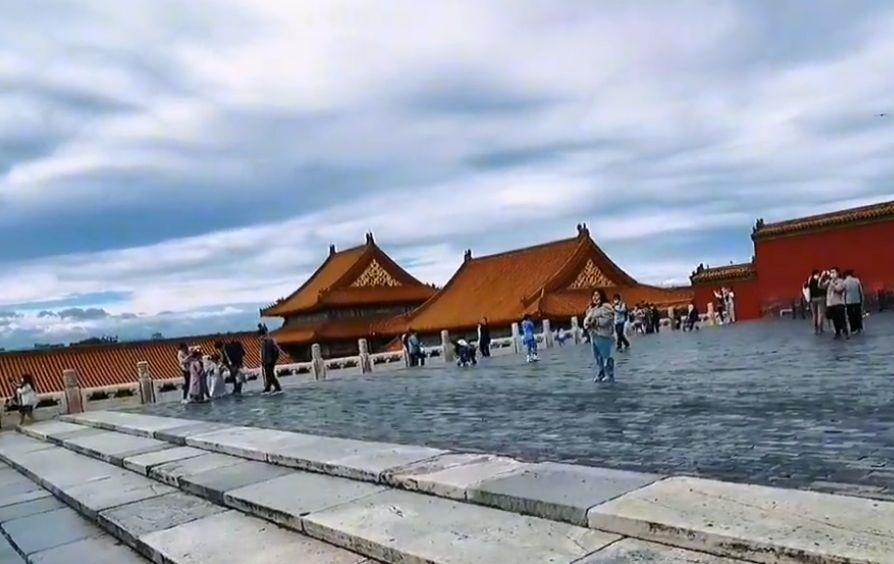 雨后空气清新，我们来参观故宫啦