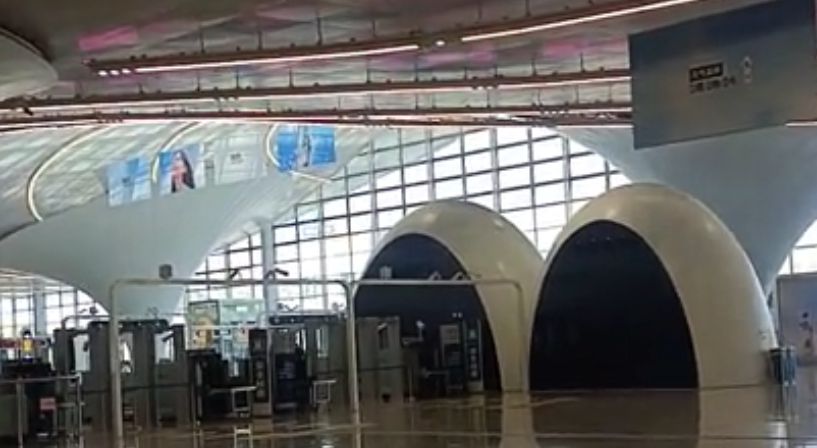 北京环球影城地铁站，大气漂亮