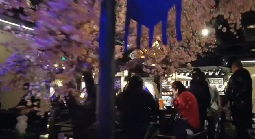 打卡尝试绿茶餐厅