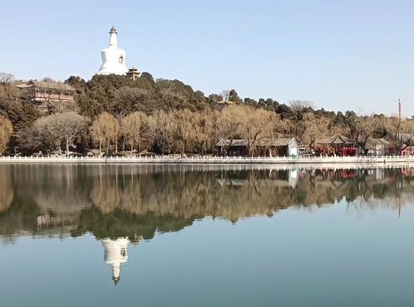 春天里的白塔寺