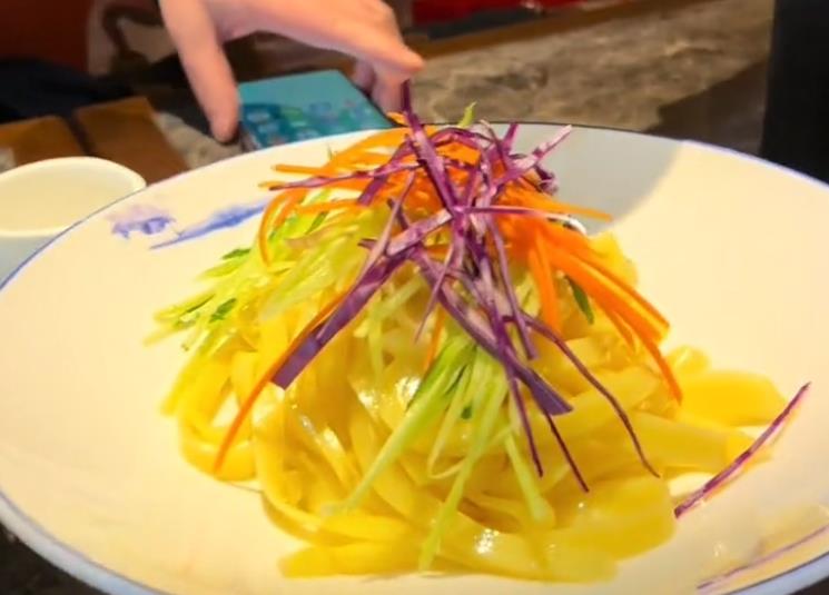 带香姥姥出来尝尝北京新鲜菜