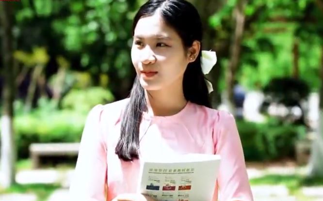 老挝留学生录诵诗视频寄情中国古诗