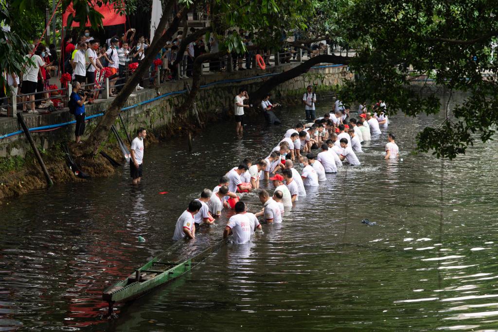 广州荔湾举行“五月五·龙船鼓”端午活动