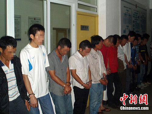 湖北警方破获特大团伙贩毒案 抓获嫌犯27人(图