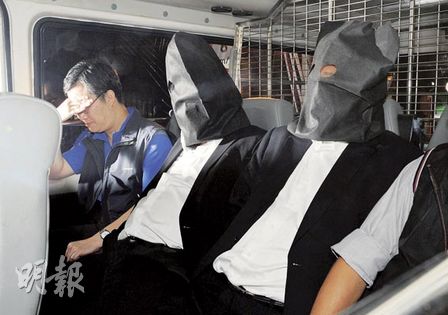 珠宝大盗偷龙转凤欲作案 女职员智擒力保7卡巨