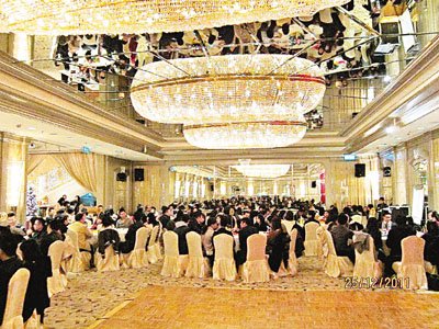 港女性觅对象面临竞争怕变“剩女”年仅20急相亲