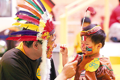 父亲节撞上世界杯 香港商场生意升15%_国内国