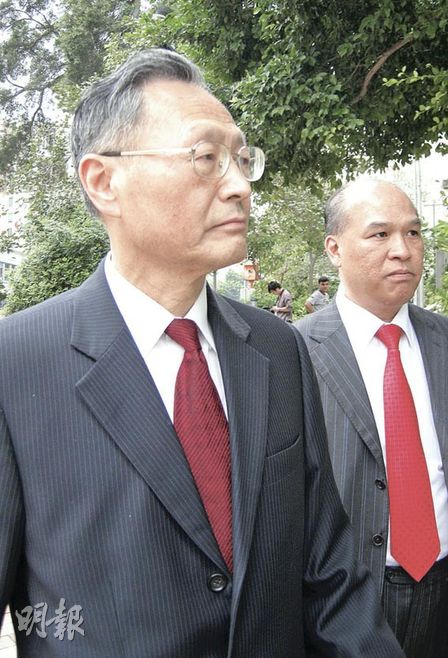 任何单位和个人不得妨碍公共消防设施使用,不