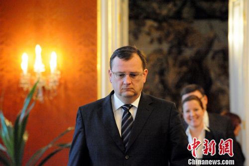 �ݿˡ�СŮ����������������8�����ְ��ͼ��