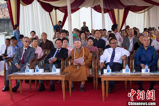 ӡ��������Ϥ���Ƕ����ؽ̴�ѧ�����Ŀ�ȫ�顷ͼ���