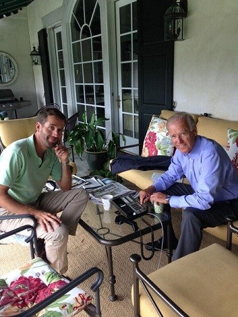 拜登之子葬礼在德州举行奥巴马赴葬礼致悼词