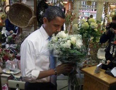 奥巴马买花赠妻庆结婚纪念日 大队人马追踪(图)