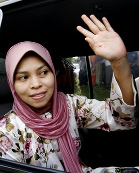 大马喝酒穆斯林妇女鞭刑获免 将以义工代替(图