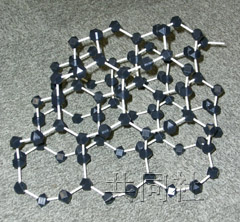 日本专家通过电脑模拟证明存在第三种碳元素结