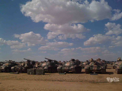 直击上合军演:中国陆军99式坦克担当重任(组图