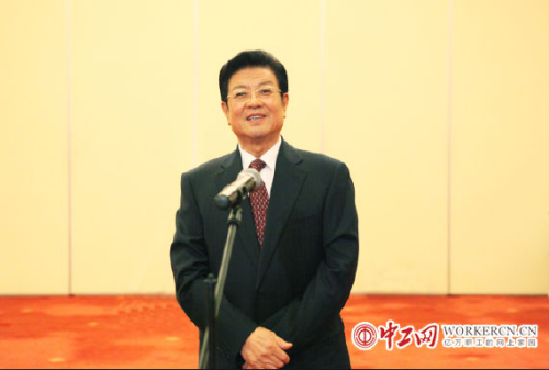 王兆国工会干部须以政治家标准提升应对形势能力