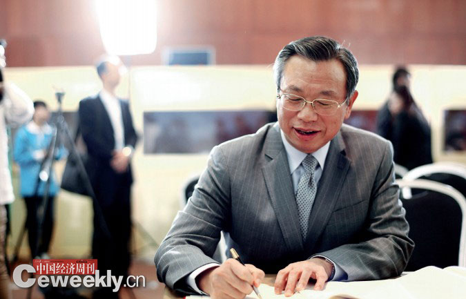 �����彲���������:��־�����ϱ�ǰ����ĬһСʱ