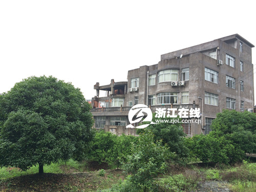 温州一人大代表违建超1000平米举报三年无人管