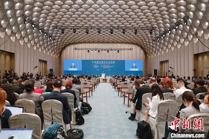 蓝厅论坛首次在上海举办中国式现代化为世界提供全新选择