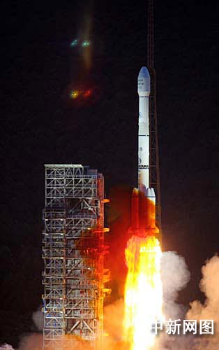 中国成功将中星六B通信卫星送入太空