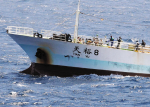 中国被海盗劫持的 天裕8号 获救 回国日期未定