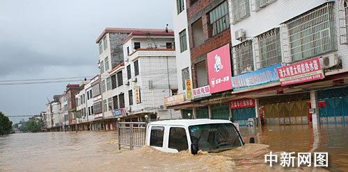 巨爵导致广东罗定三死一失踪七千人被困_国