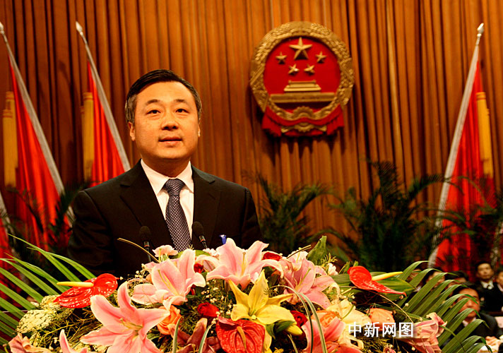 谢正义当选扬州市长 承诺办实事不做表面文章