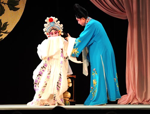 华人京剧团在纽约举办中国艺术节弘扬中华文化